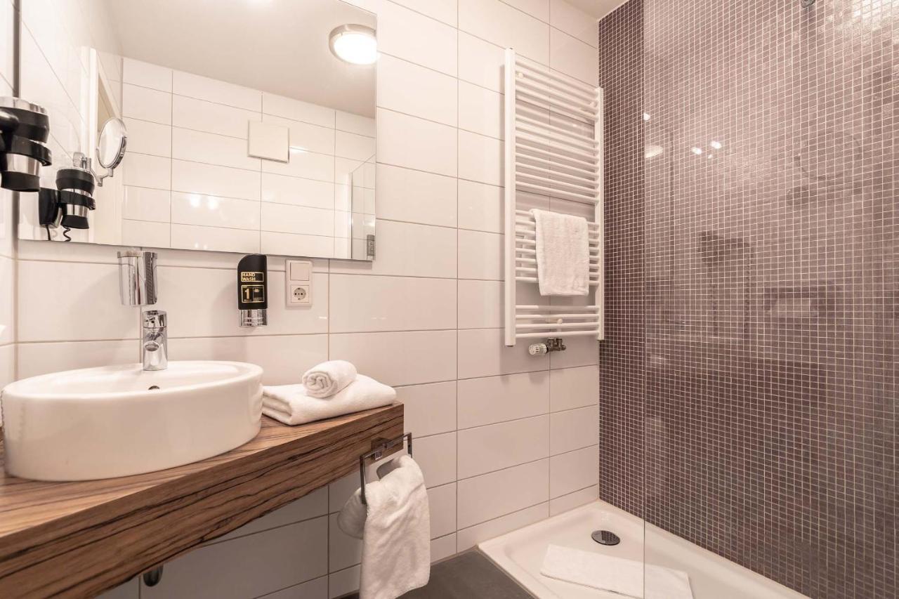 אינגולשטאט Altstadthotel Guesthouse Die Galerie מראה חיצוני תמונה